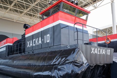 Универсальное судно «Хаска-10» принимает первую нагрузку