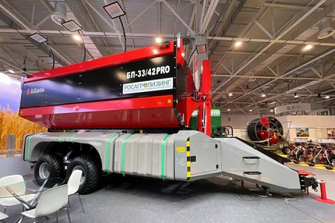 «Лилиани» привезла на «ЮГАГРО-2022» новый высокопроизводительный бункер-перегрузчик с широким набором опций
