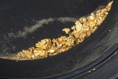 АЛРОСА начнет добывать россыпное золото в Якутии