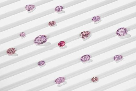Впервые в своей истории, ALROSA представляет уникальную коллекцию, состоящую из 15 редких розовых бриллиантов