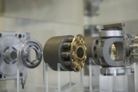 Процесс ремонта гидронасосов, гидромоторов и гидрораспределителей для спецтехники различных мировых брендов