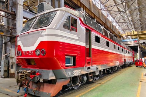 Ярославский ЭРЗ возвращает к жизни легендарные электровозы ЧС7