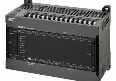 Компактный программируемый логический контроллер (PLC) Omron CP2E-S40DT1-D