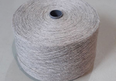 Козий пух на бобине, суровый цвет