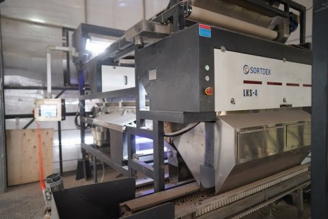 «Сибстекло» внедрило «зрение» для отходов: оптические сепараторы повысили качество переработки стеклобоя