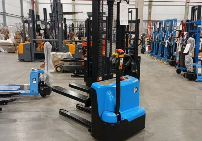Штабелер самоходный 1,5 т 3,5 м WS15H-3500SC PRO 24/85 В/Ач контр. скорости